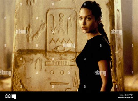 Lara Croft Tomb Raider Angelina Jolie Stock Photo Alamy