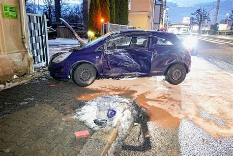 Schwerer Verkehrsunfall In Chemnitz Crash Zwischen Pkw Und Stra Enbahn