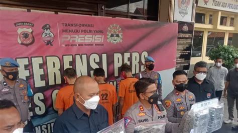 Cerita Polisi Tangkap Pengedar Ganja Di SPBU Cirebon Regional