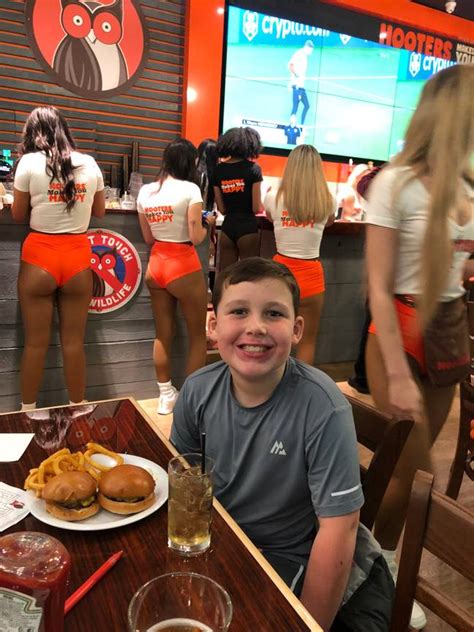 Hooters Liverpool Girl Explains Why They Do The ‘cheesy Songs And Dances