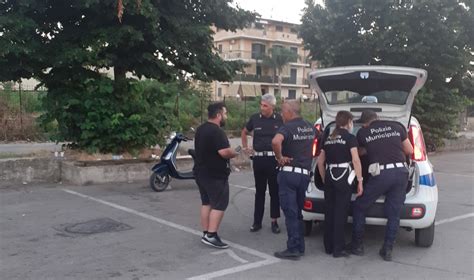 Sant Antimo Largo Raggio Della Polizia Locale Sanzioni Per Mila