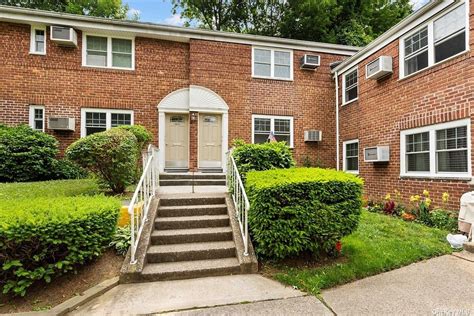 Kingsbury Avenue Unit B Oakland Gardens Ny Zillow