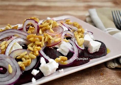 Ensalada De Remolacha Queso De Cabra Frutos Secos Y Vinagre De Manzana