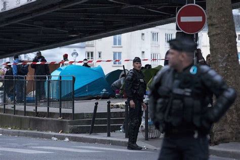 Paris Police Clear Out Migrant Camp And Destroy Tents The New York Times