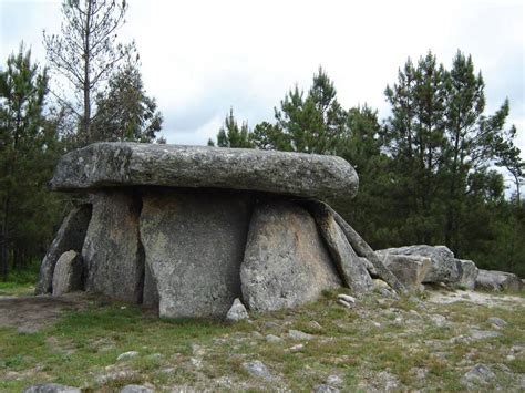 Dolmen Da Orca Lapa Da Orca Carregal Do Sal All About Portugal