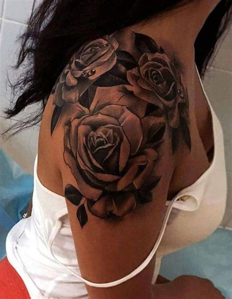 Tatuajes De Rosas En El Hombro