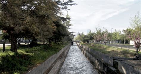 Rescatan cuerpo en el río Mapocho Venía siendo arrastrado desde el