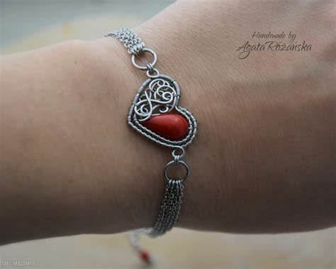 Bransoletka Z Koralem Czerwonym Ze Stali Chirurgicznej Wire Wrapping