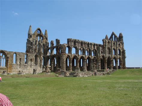 10 Amazing Medieval Ruins Found In England Netloid™