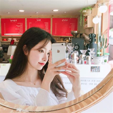 Mặc dù gương mặt na ná nhau nhưng 4 ulzzang Hàn Quốc này vẫn rất hot vì quá xinh