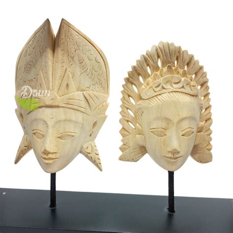 Balinese Couple In Frame Daun Gift