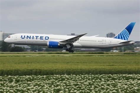 What Happened To United's Airbus A350 Order?