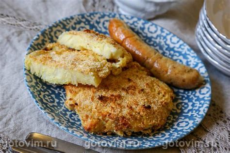 Шницель из молодой капусты в сухарях, запеченный в духовке. Рецепт с фото