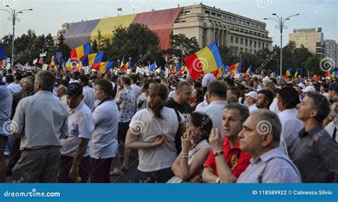 El Psd Miting En Bucarest Cientos De Miles De Personas En La Calle