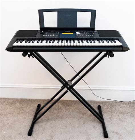 Yamaha PSR-E333 keyboard + folding stand + 3 beginners books | in ...