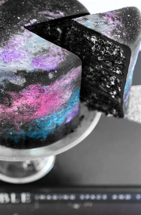 Galaxy Cakes That Are Completely Out Of This World