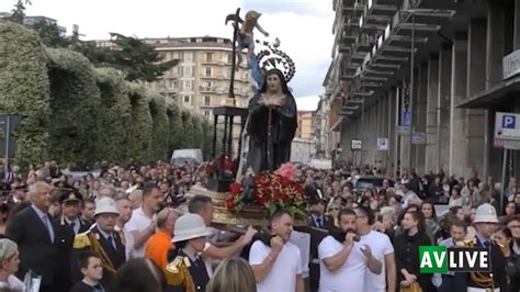 Avellino Migliaia Di Fedeli Alla Processione Di Santa Rita Youtube