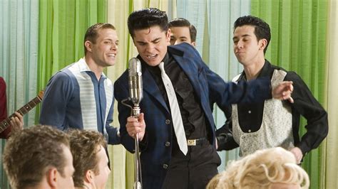 Download "Zac Efron Sings His Heart Out in Hairspray" Wallpaper ...