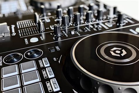 DDJ-400生産終了。後継機と他に3万円台で入手できるDJコントローラーのおすすめ機種 | Discpick