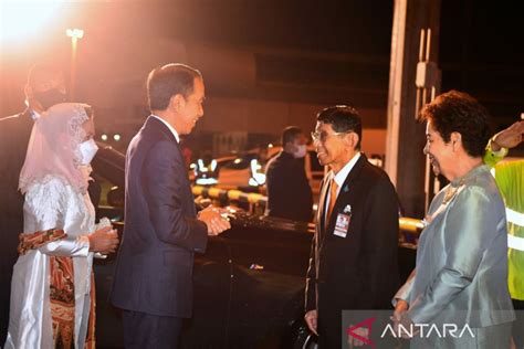 Presiden Jokowi Kembali Ke Indonesia Usai Hadiri KTT APEC Thailand