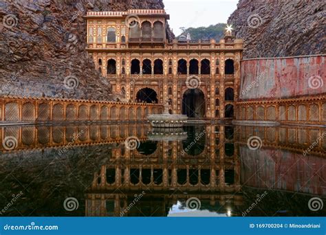 Galta Ji O Templo De Monos En Jaipur Antiguo Templo Hindú En Jauipir