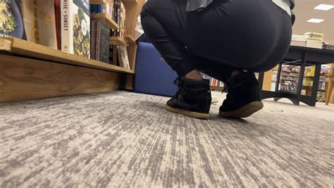 Black Friday Hot Petite Spaniard Milf OC Slight VPL Spandex Leggings Yoga Pants Forum