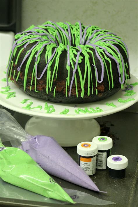 Eye Popping Spooky Halloween Bundt Cake What Mommy Does