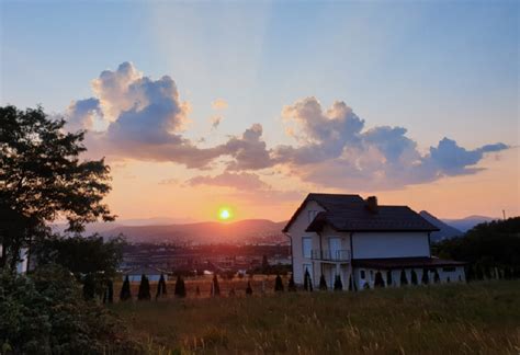 Planule Vikendice Na Fru Koj Gori A Cene Kao U Toskani