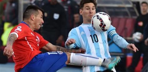 La Patada De Gary Medel Sobre Lionel Messi Somos Invictos