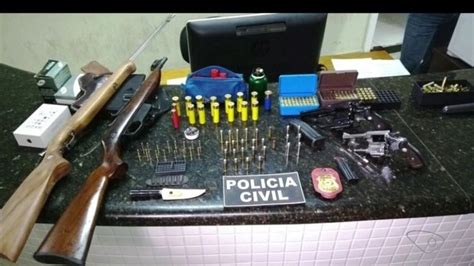 Estagi Rio De F Rum De Linhares Es Preso Armas De Uso Restrito