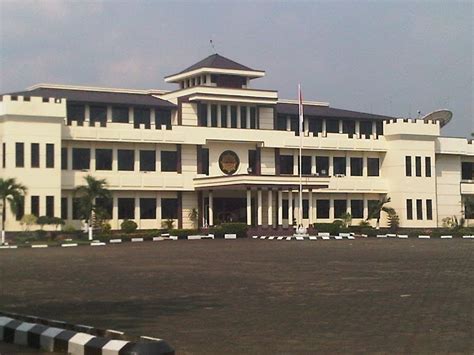 Gedung Mako Brimob Kelapa Dua Christoper