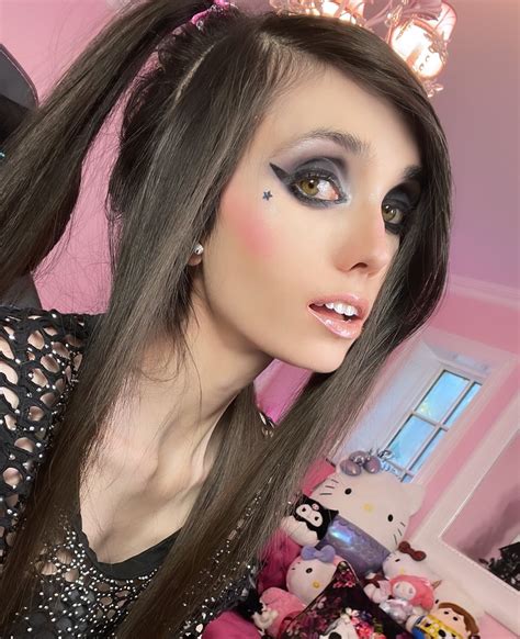 Eugenia Cooney on Twitter: "Live on twitch right now!! Come hang out 🥰🖤 ...