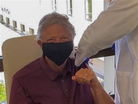 ‘i Feel Great Bill Gates Shares Photo Of Himself Getting First Dose