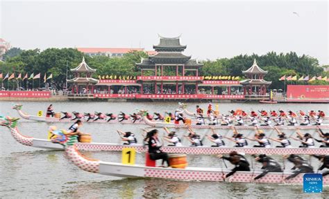 Teams Von Beiden Seiten Der Taiwanstra E Nehmen An Einem