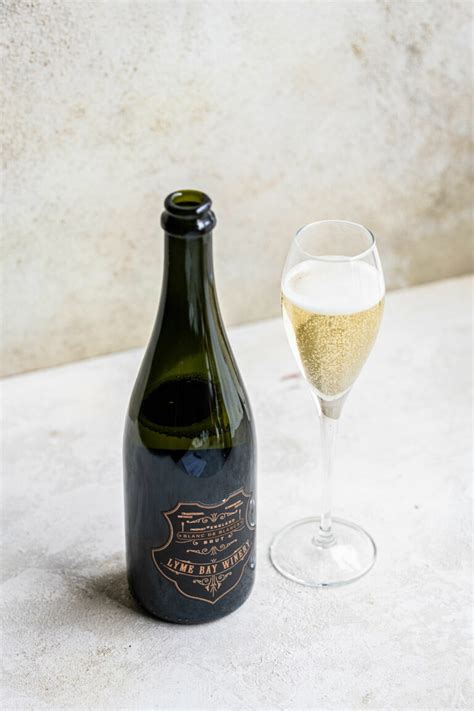 Blanc De Blancs English Sparkling Wine Lyme Bay Winery