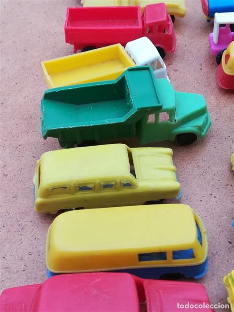 lote coches de plástico de kiosko cochecitos Comprar Figuras de