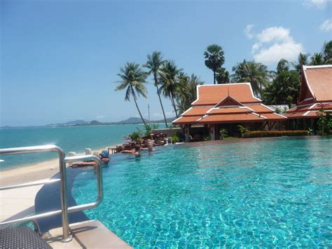 Der Hauptpool Mit Blick Aufs Meer Samui Buri Beach Resort Spa