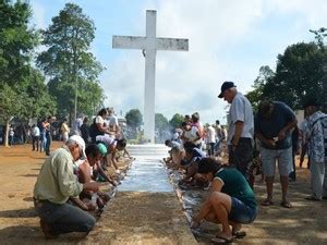 G1 Dia de Finados no interior de RO é marcado por missas e homenagens