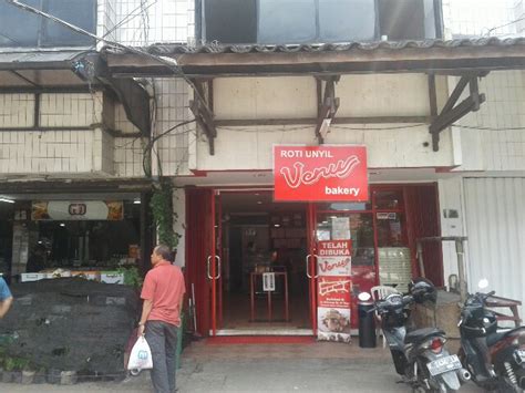 Toko Roti Unyil Venus Siliwangi Lovely Bogor