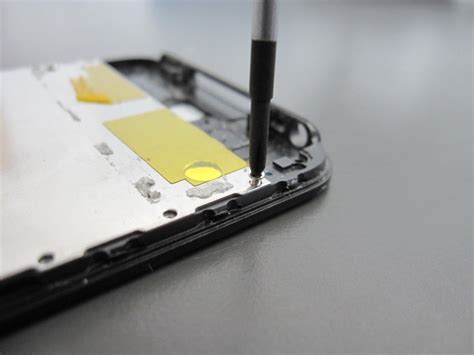 Fixing a cracked iPod Touch screen - CNET