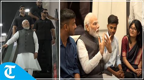 Pm Modi Travels In Metro To Attend Delhi University Event Youtube