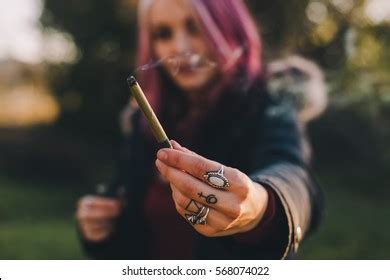 2 507 Beautiful Woman Smoking Weed Royalty Free Images Stock Photos