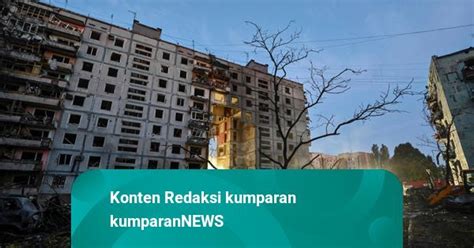 Foto Serangan Rudal Rusia Tewaskan 12 Orang Dan Hancurkan Bangunan Di