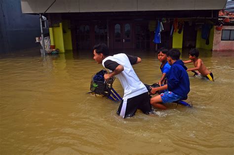 FOTO Banjir Rendam Belasan Ribu Rumah Di Kudus