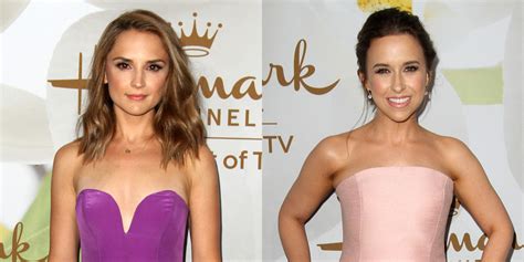 Rachael Leigh Cook Lacey Chabert Give Us The 90s Feels At Hallmark