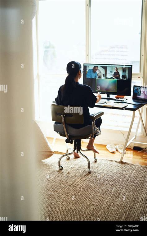 Multiple screens hi-res stock photography and images - Alamy