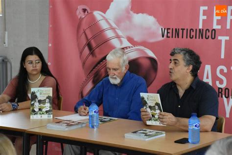 Denis Rafter Presenta El Libro En El Que Ha Basado Su Espect Culo Elio