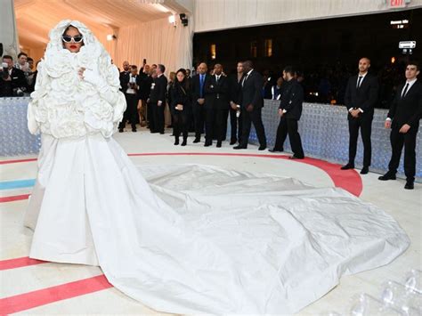 Met Gala 2023: What Rihanna Wore to the Red Carpet