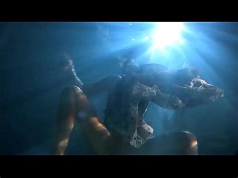 Big Bouncing Tits Underwater In The Pool XVIDEOS