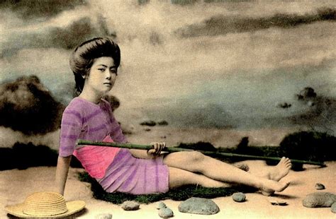 37 Rare Color Photos Of Young Japanese Girls Posing In Bathing Suits From The Early 20th Century